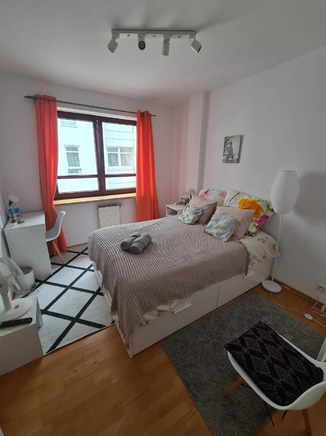 Apartament Francuska Pokoje Rooms Варшава Екстериор снимка
