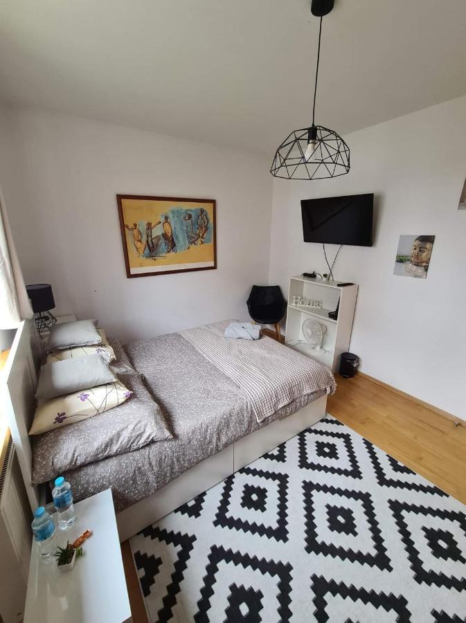 Apartament Francuska Pokoje Rooms Варшава Екстериор снимка